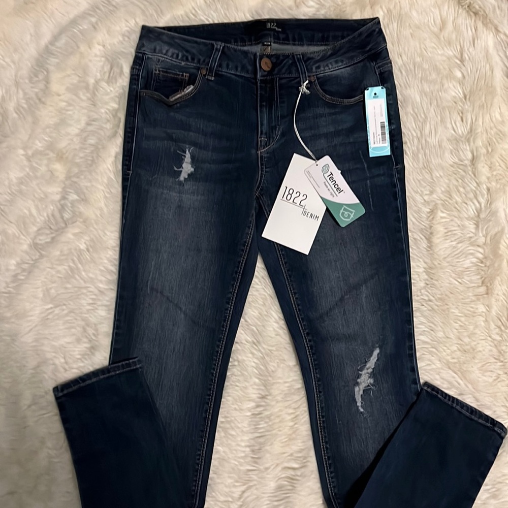 Distressed Skinny Jeans